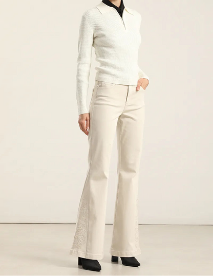 Jeans Mujer Color Flare Bordado Masilla