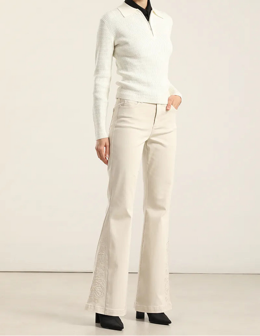 Jeans Mujer Color Flare Bordado Masilla