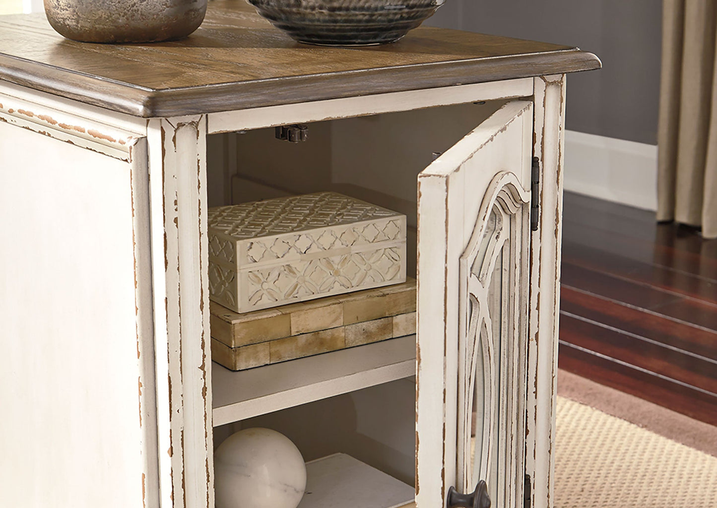 Mesa lateral Realyn Blanco