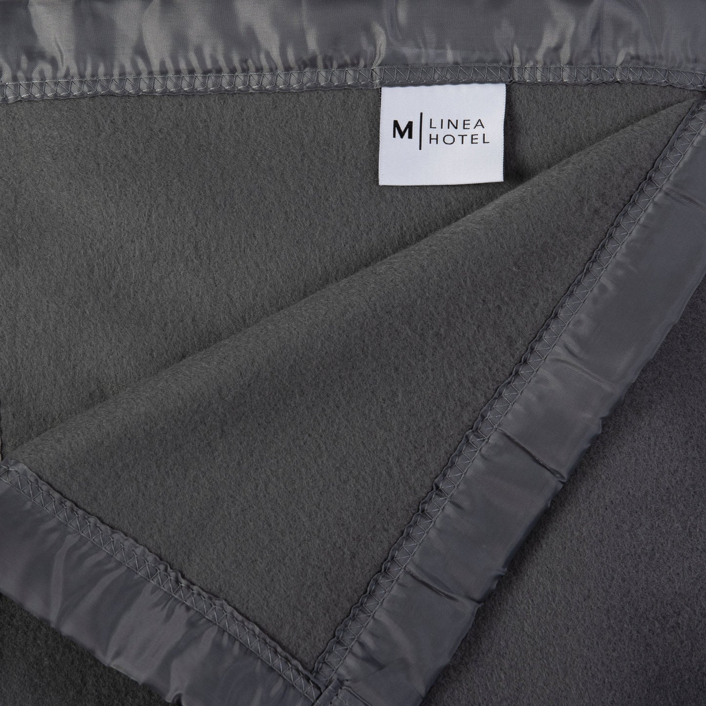 Frazada Polar Borde Satin Linea Hotel Marengo