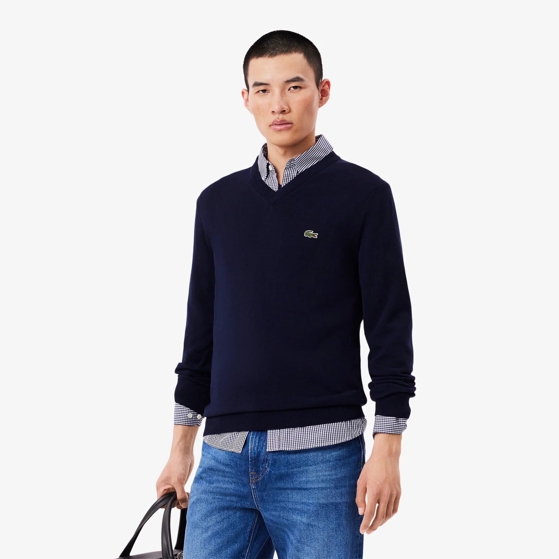 sweater-hombre-regular-y-cuello-en-v-azul-marino