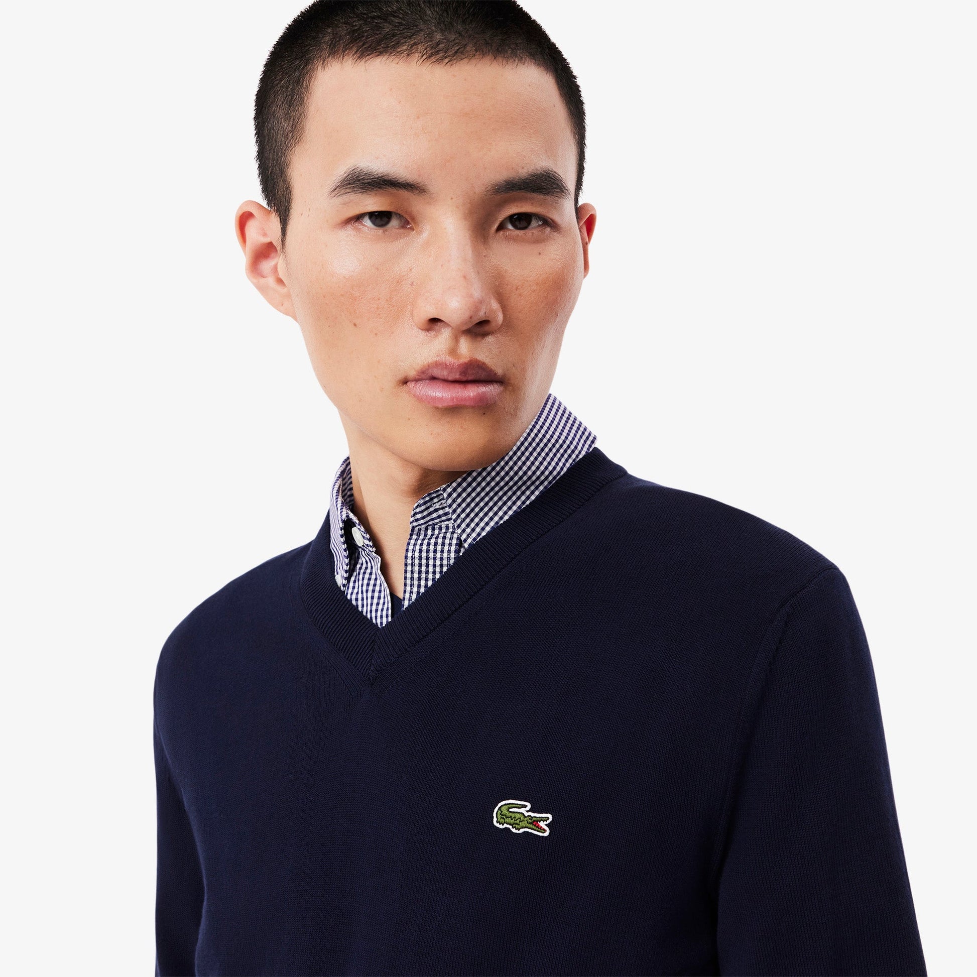 sweater-hombre-regular-y-cuello-en-v-azul-marino