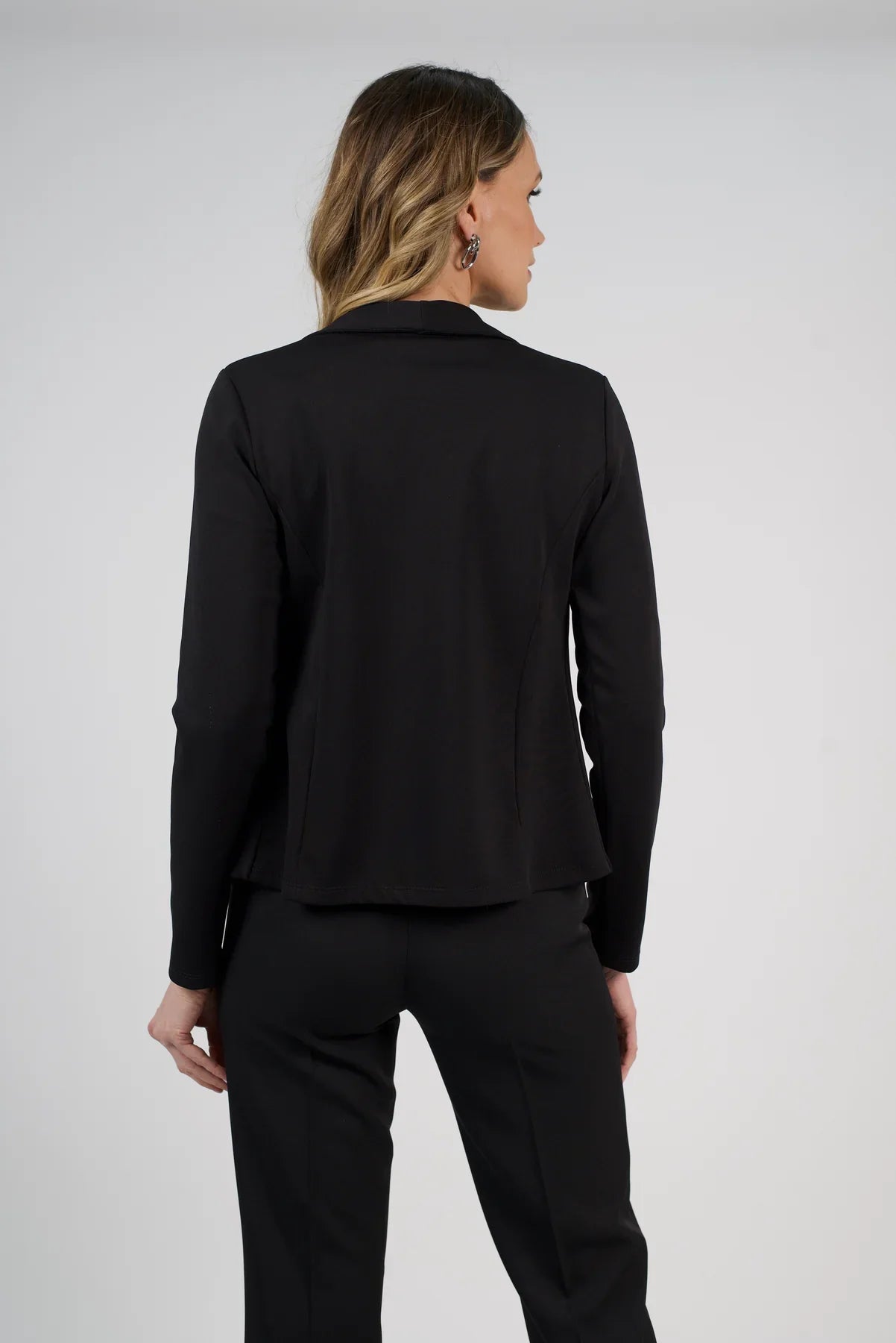 blazer-mujer-básico-negro