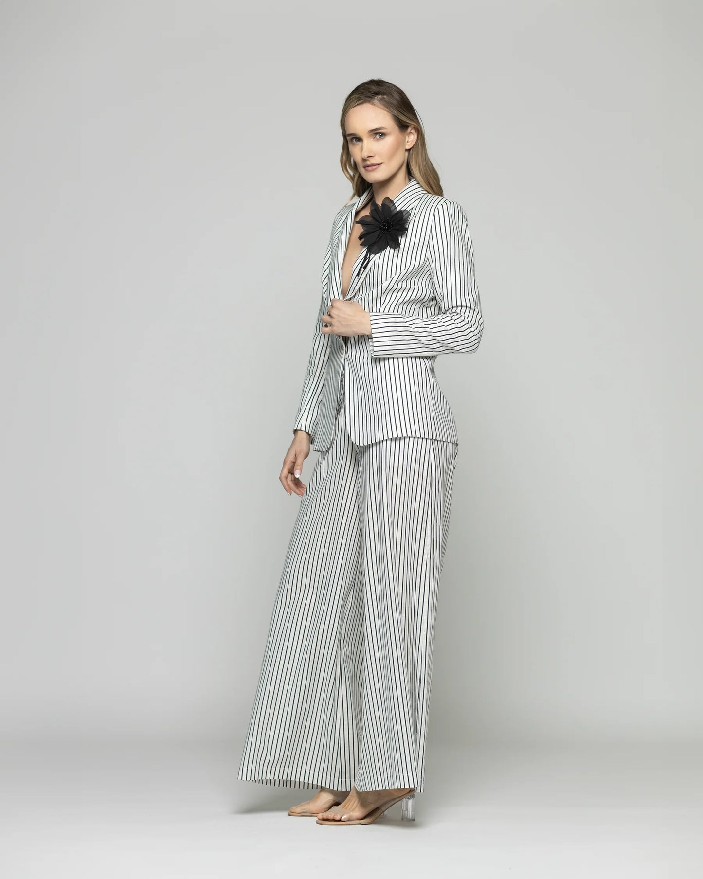 Blazer Mujer Liatris Largo Clásico Algodón Rayas Negro Y Blanco Ludovica