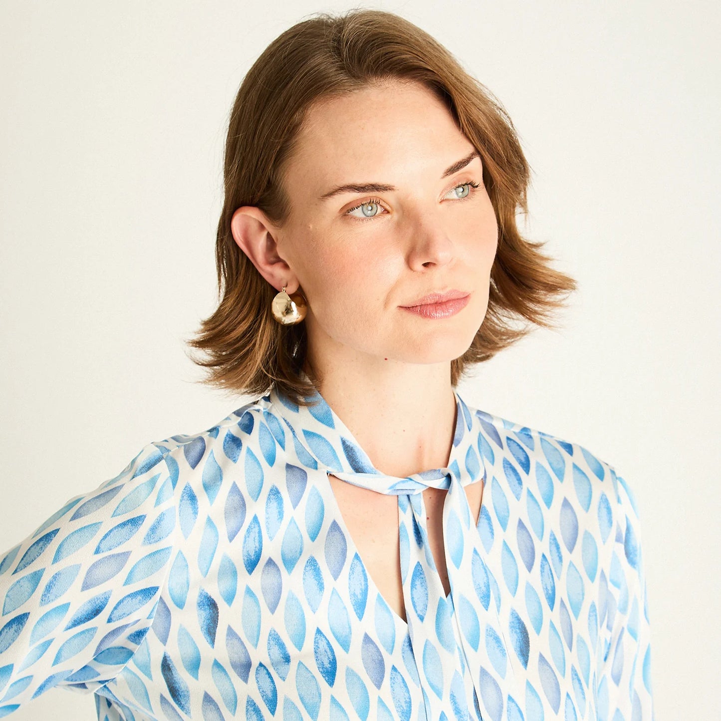 Blusa Mujer Celeste con Estampado Geométrico