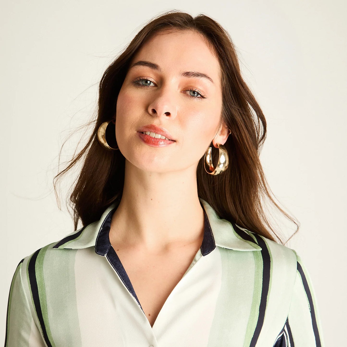Blusa Mujer Menta Rayada con Estilo Camisero