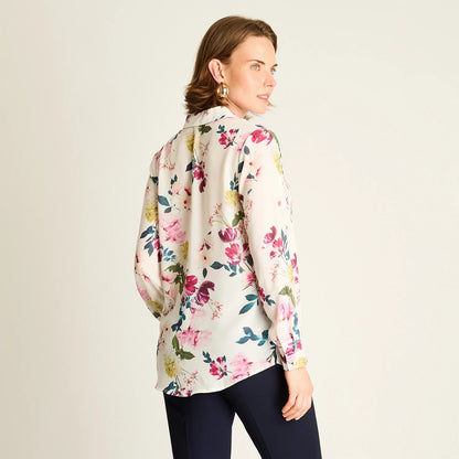 Blusa Mujer Rosada con Estampado Floral y Mangas Roll-Up