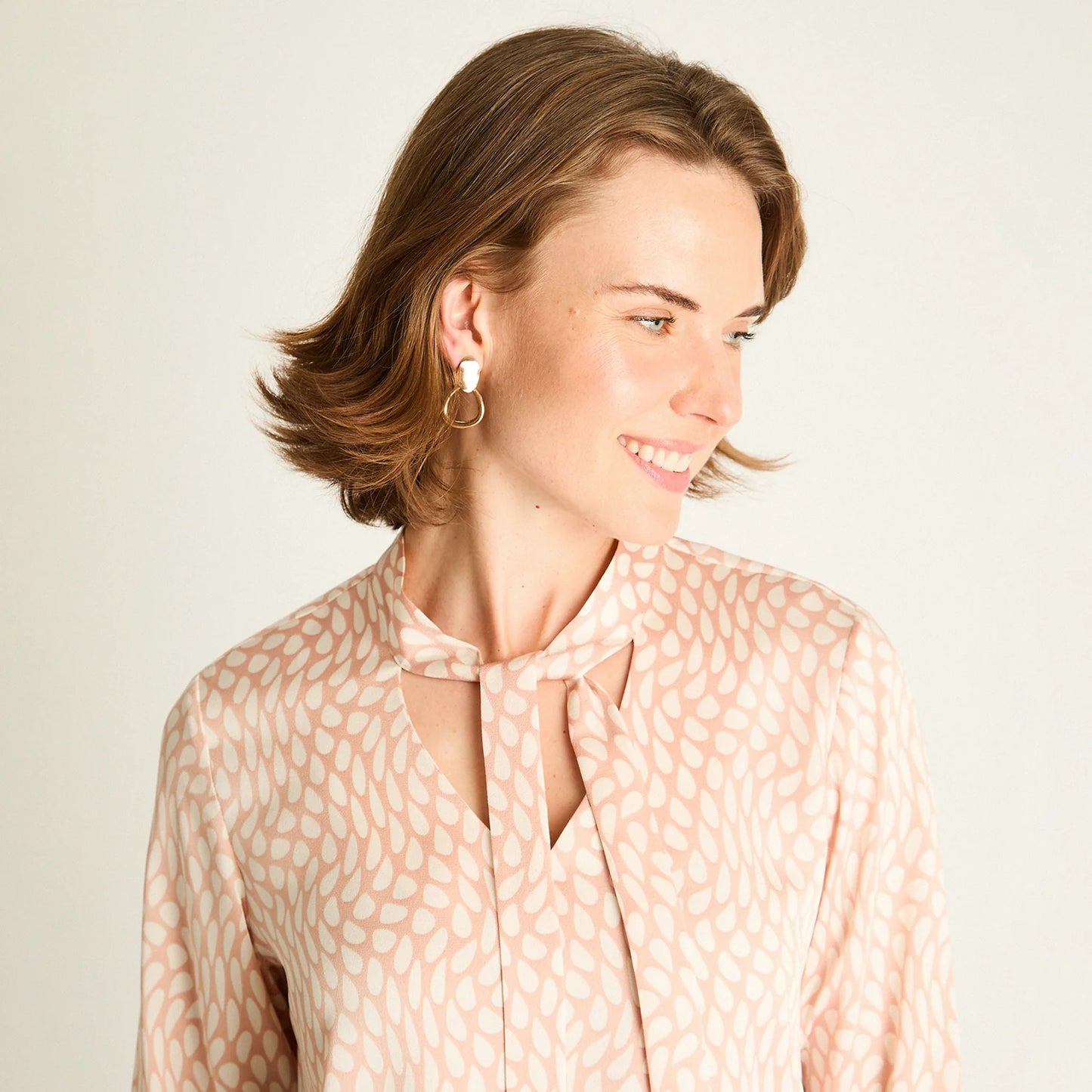 Blusa Mujer Rosada con Lazo