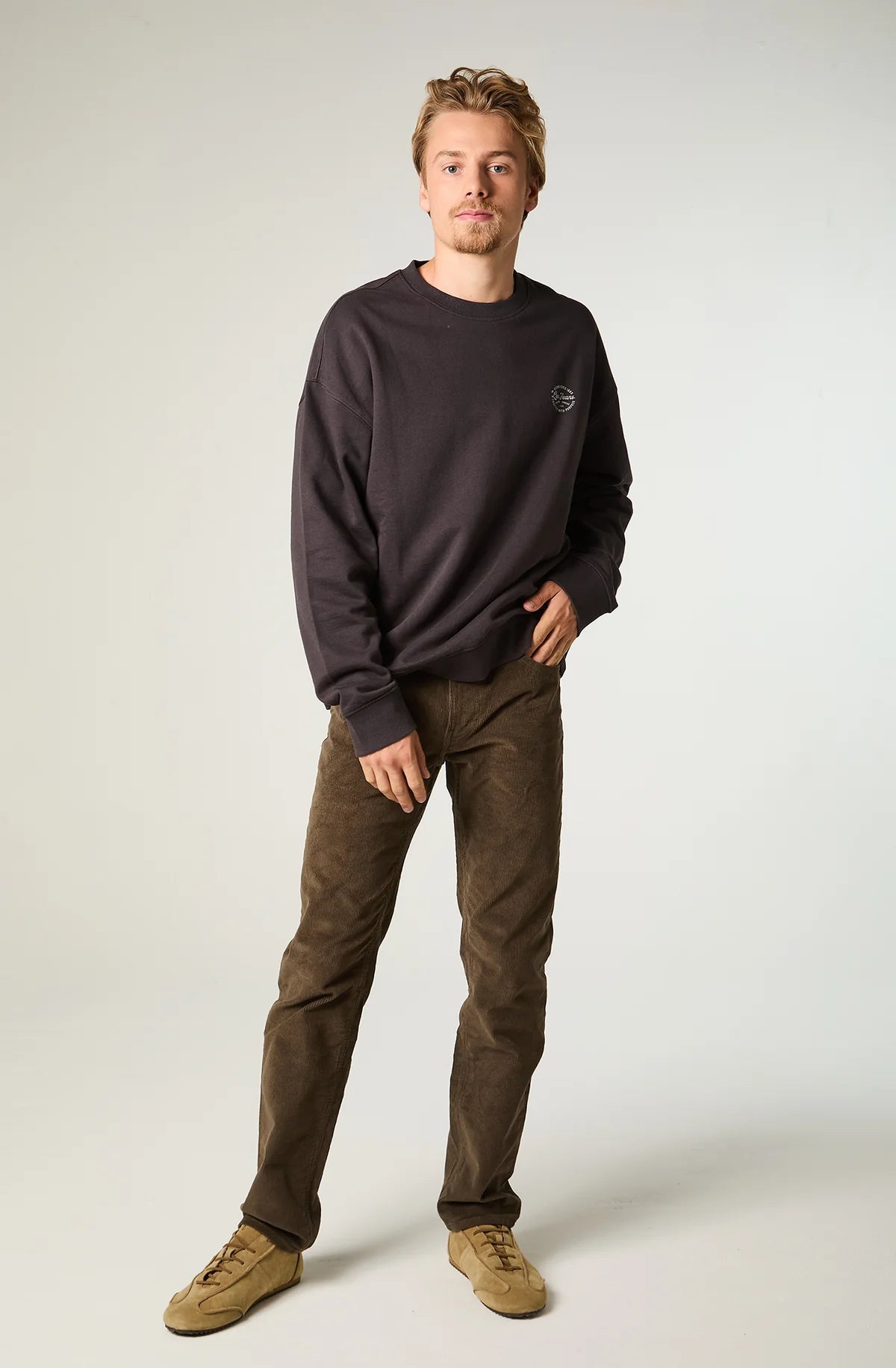 pantalon-hombre-regular-verde-militar-daren-cotele