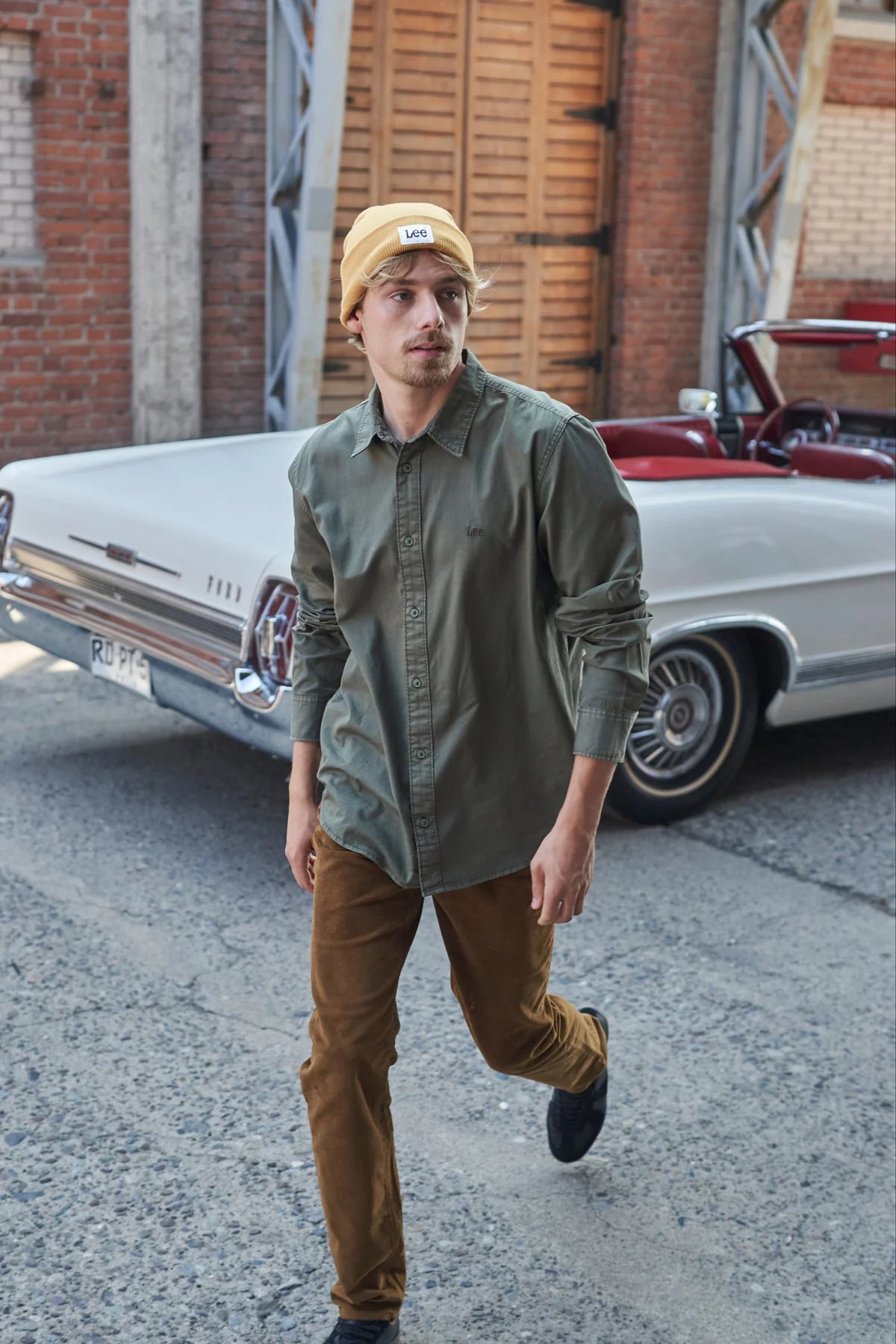 pantalon-hombre-regular-camel-daren-cotele