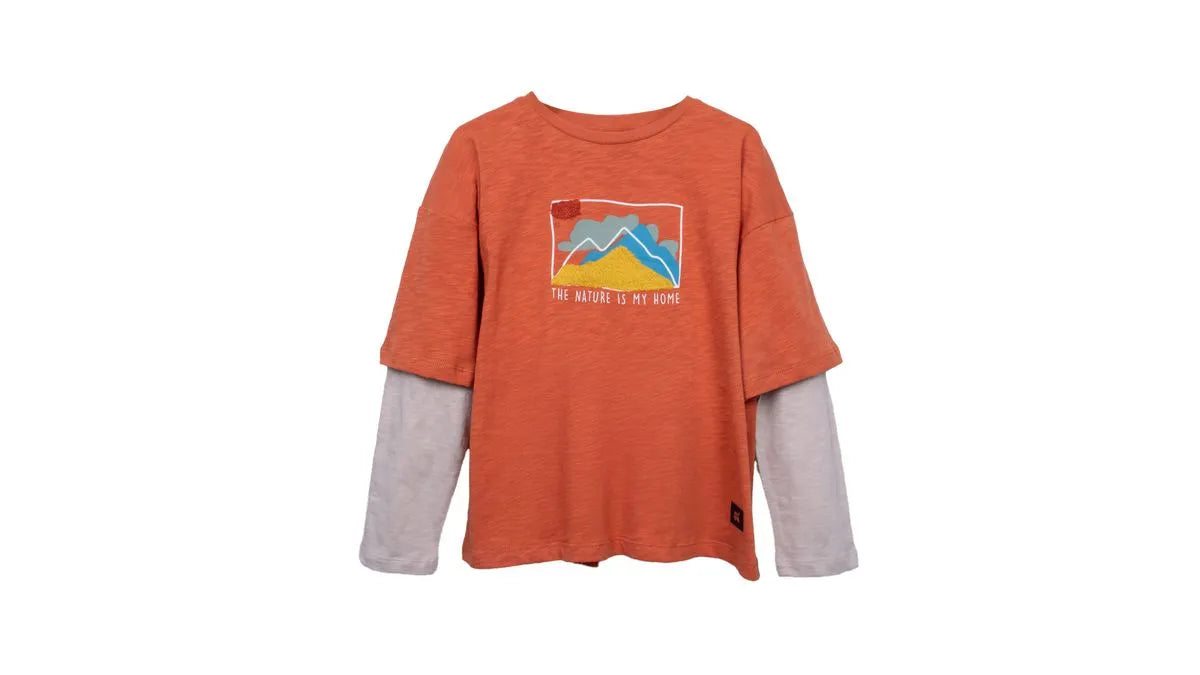 Polera Niño Doble Manga Estampado Montaña Naranjo