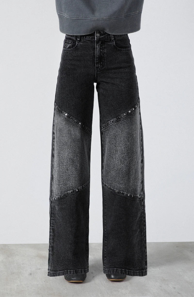 pantalón-mujer-cortes-tachas-black