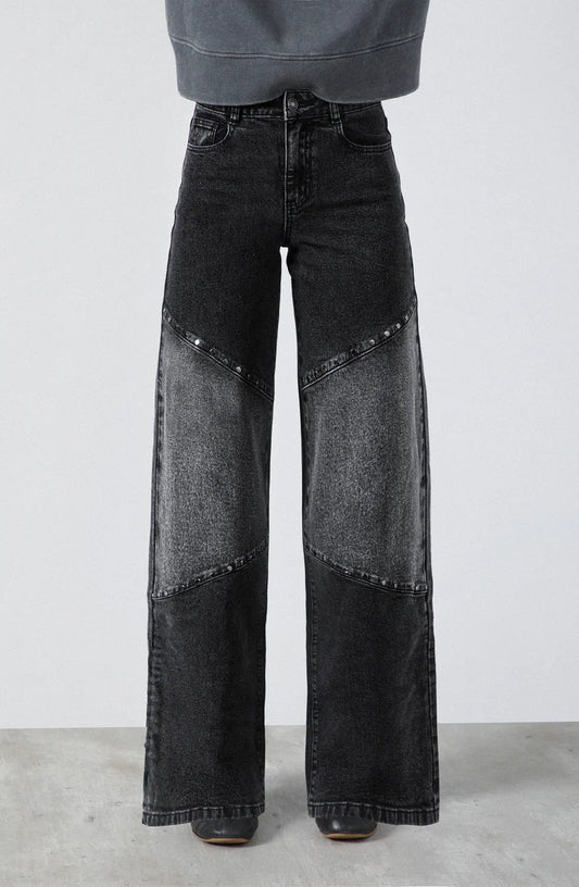 pantalón-mujer-cortes-tachas-black