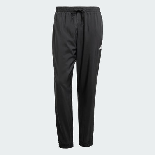 Pantalón Hombre Stanford con logo pequeño de la línea Essentials Negro