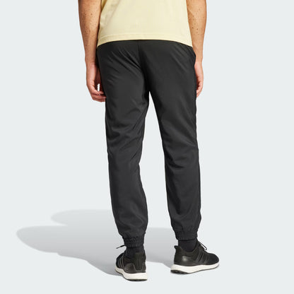 Pantalón Hombre Stanford Logo pequeño de la línea Essentials Negro