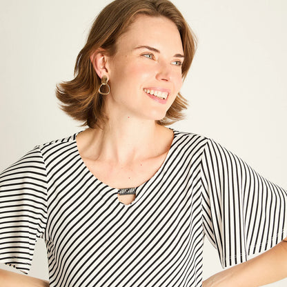 Polera Mujer Crudo a Rayas Diagonales