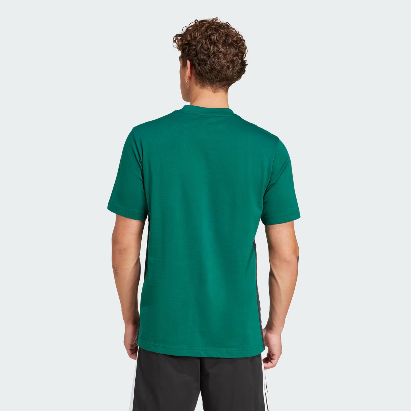 Polera Hombre Essentials 3 Tiras Tejido Jersey Collegiate Green