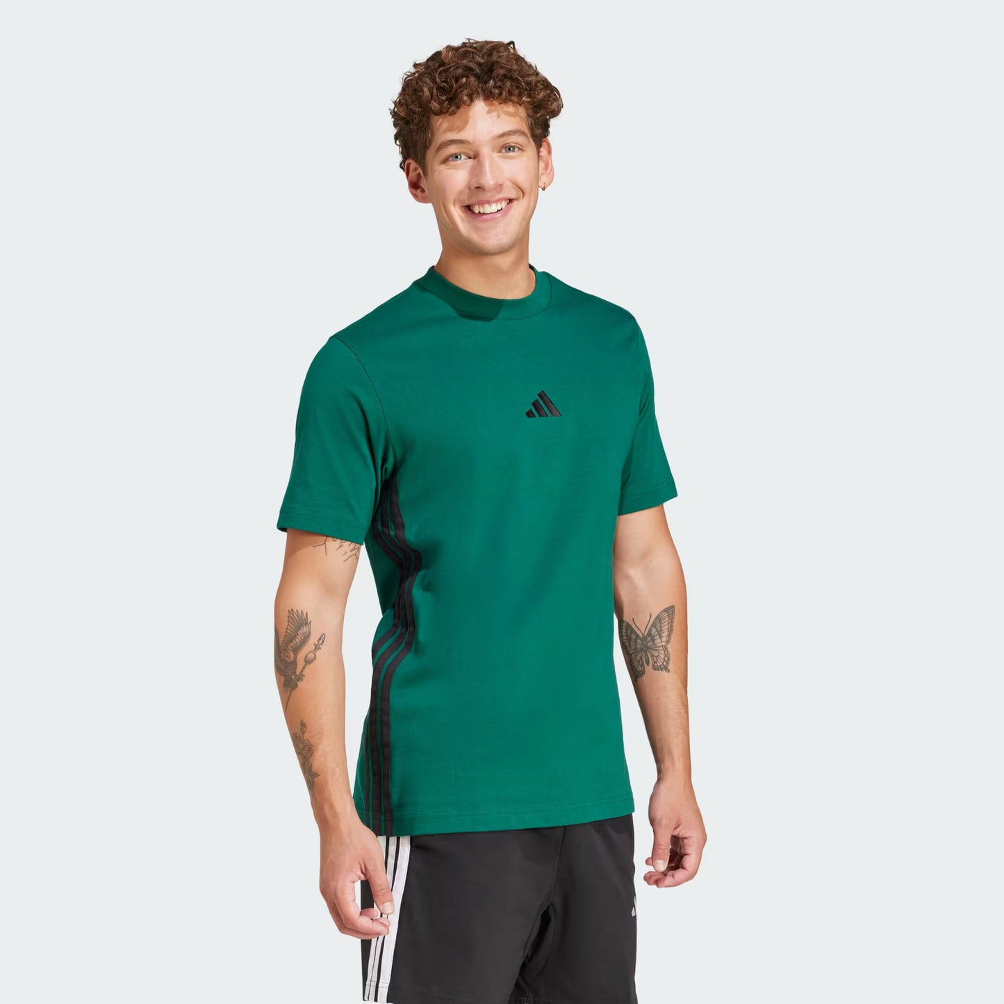 Polera Hombre Essentials 3 Tiras Tejido Jersey Collegiate Green