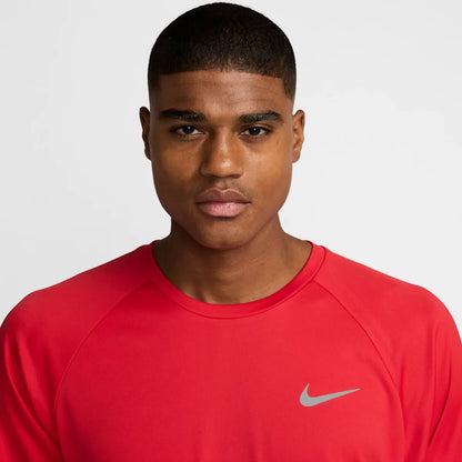 Polera Hombre Hydroguard Solid Essential Red