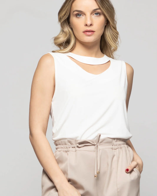 Polera Mujer Narciso Escote Medialuna Sin Mangas Blanca Crudo Ludovica