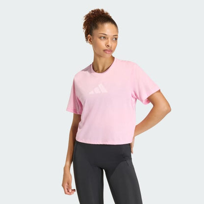 Polera Mujer de Entrenamiento Train Essentials Big Logo Performance Rosa