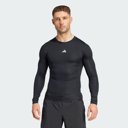 Polera Mujer de Entrenamiento de Compresión TECHFIT Manga Larga Negro