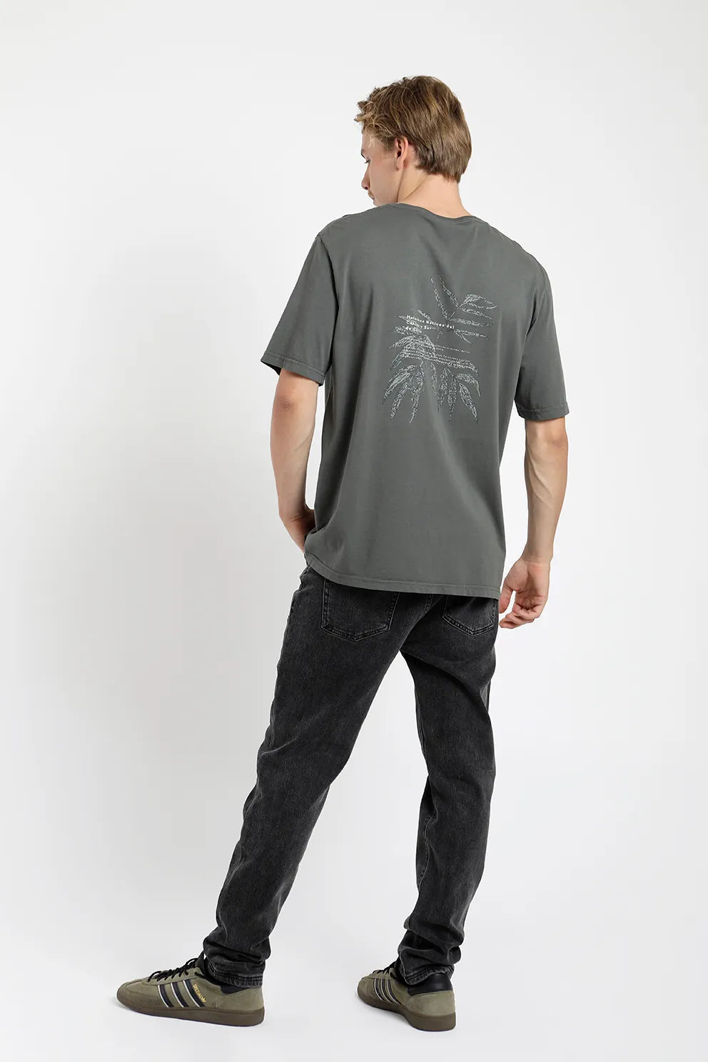 polera-homnre-manga-corta-helechos-verde---algodón-orgánico