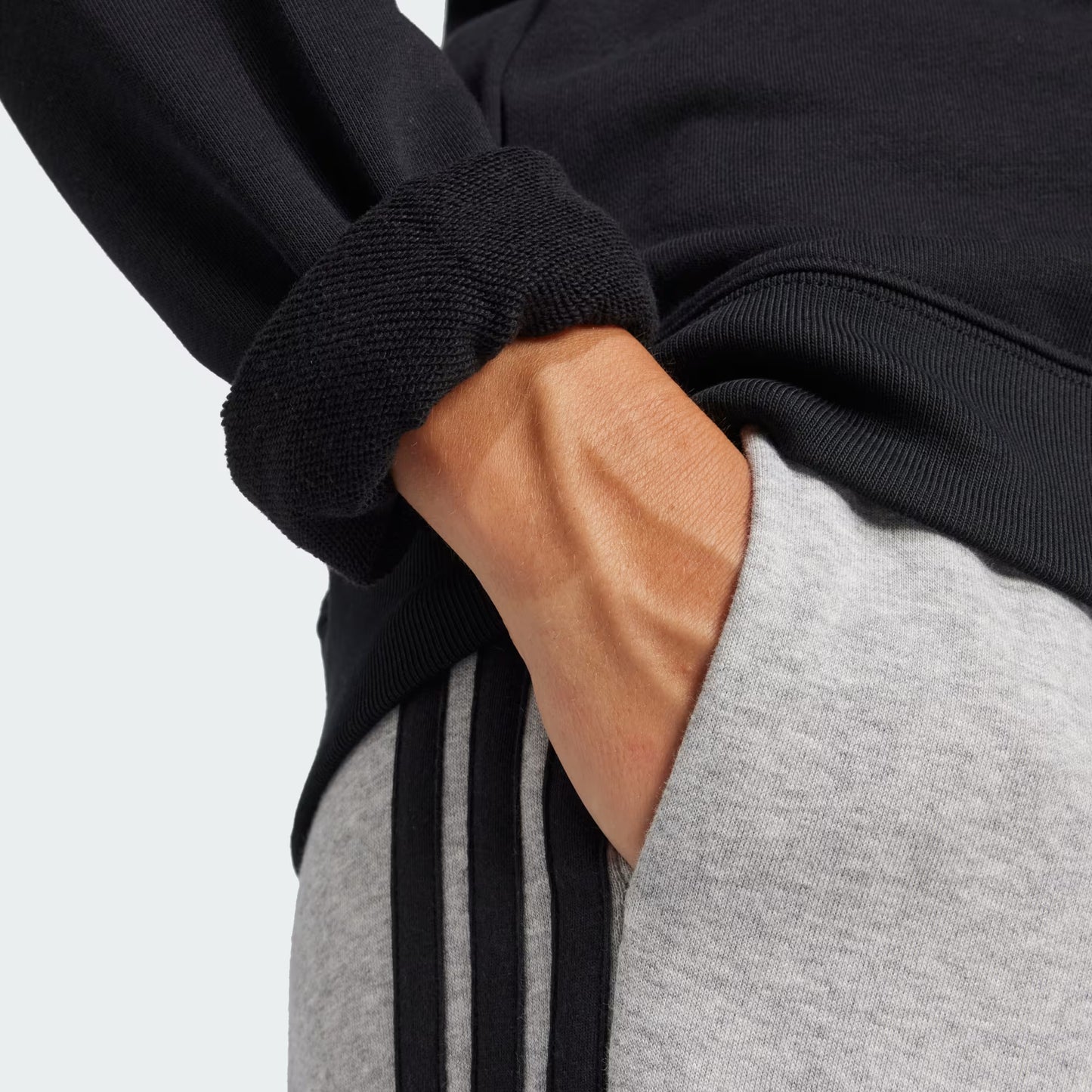 Polerón Mujer Essentials Linear French Terry Black