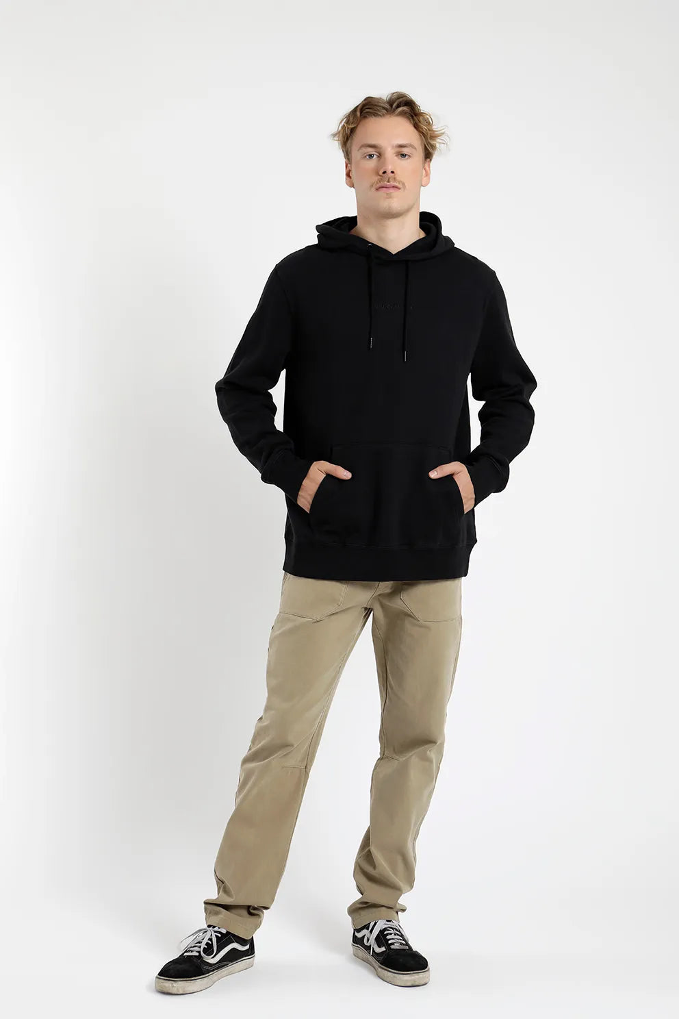 polerón-hombre-hoodie-negro---algodón-orgánico