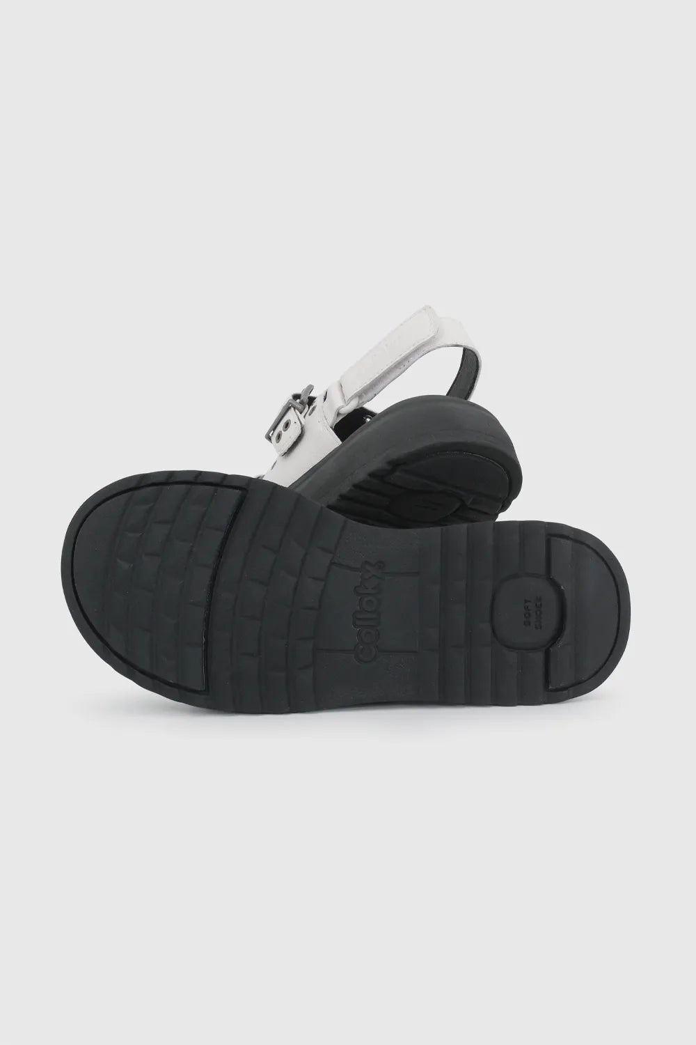 Sandalia Niña Con Plataforma y Tachas Blanco