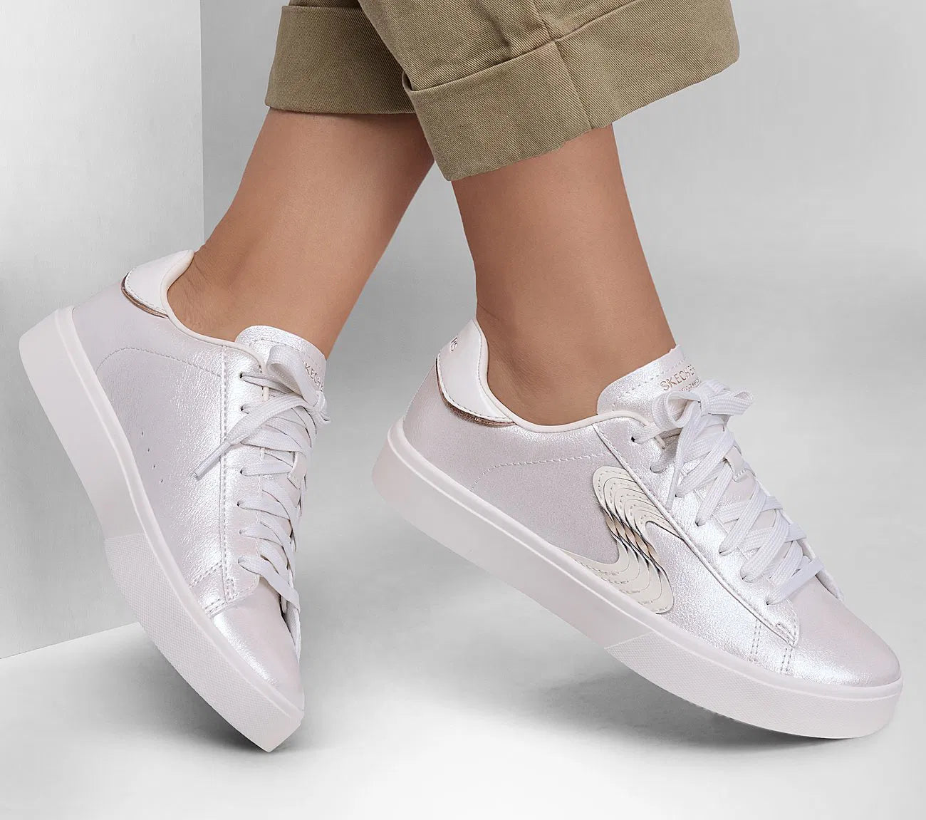 Zapatilla Mujer Con Cordon Slight Shimmer White