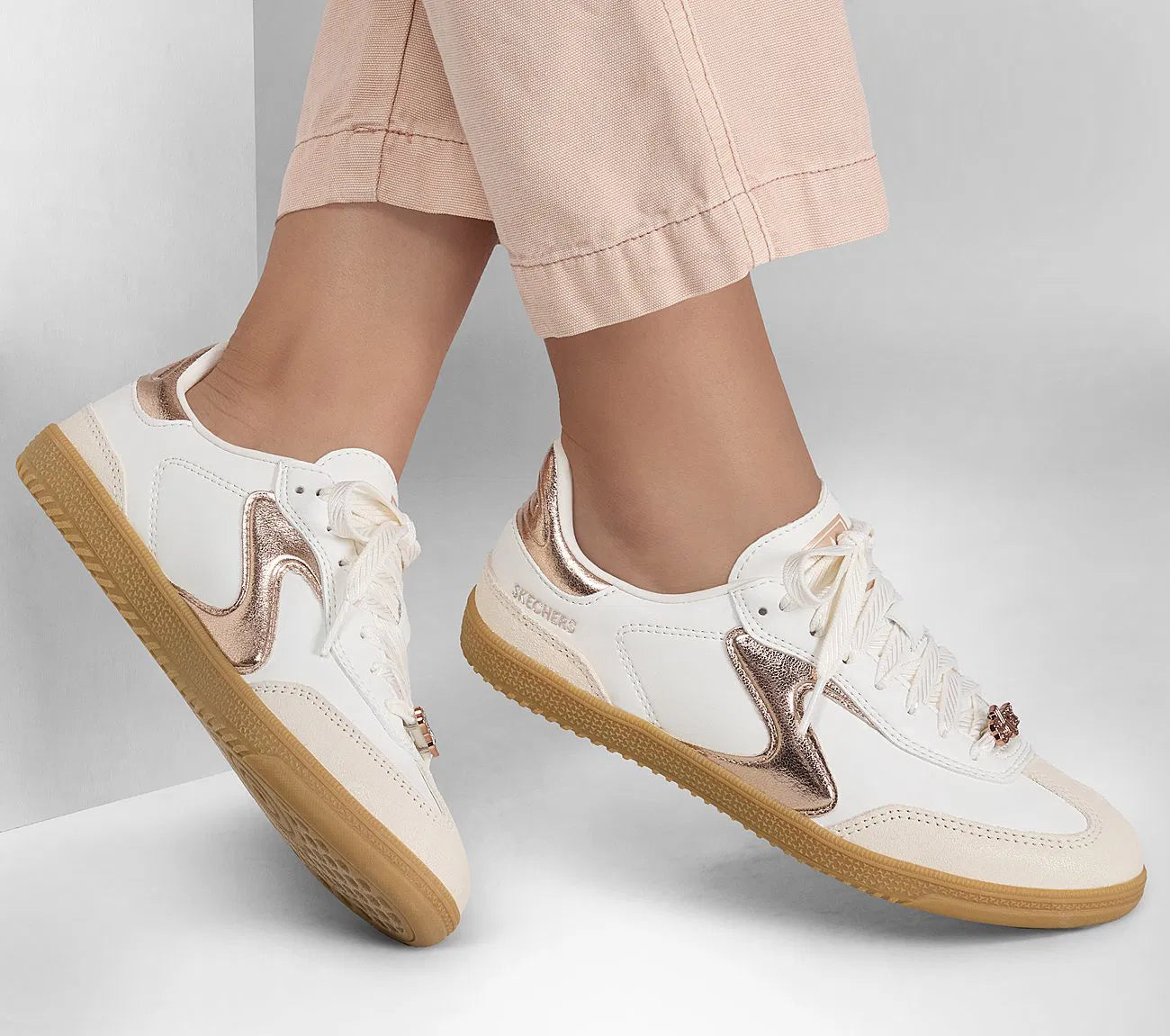 Zapatilla Mujer Con Cordon Hotshot Cool Glow