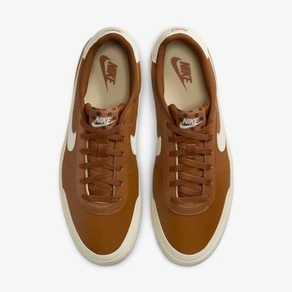 Zapatilla Hombre Court Shot Marrón