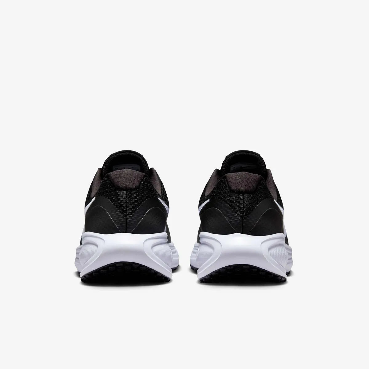 Zapatilla Mujer Revolution 8 Running Black-White