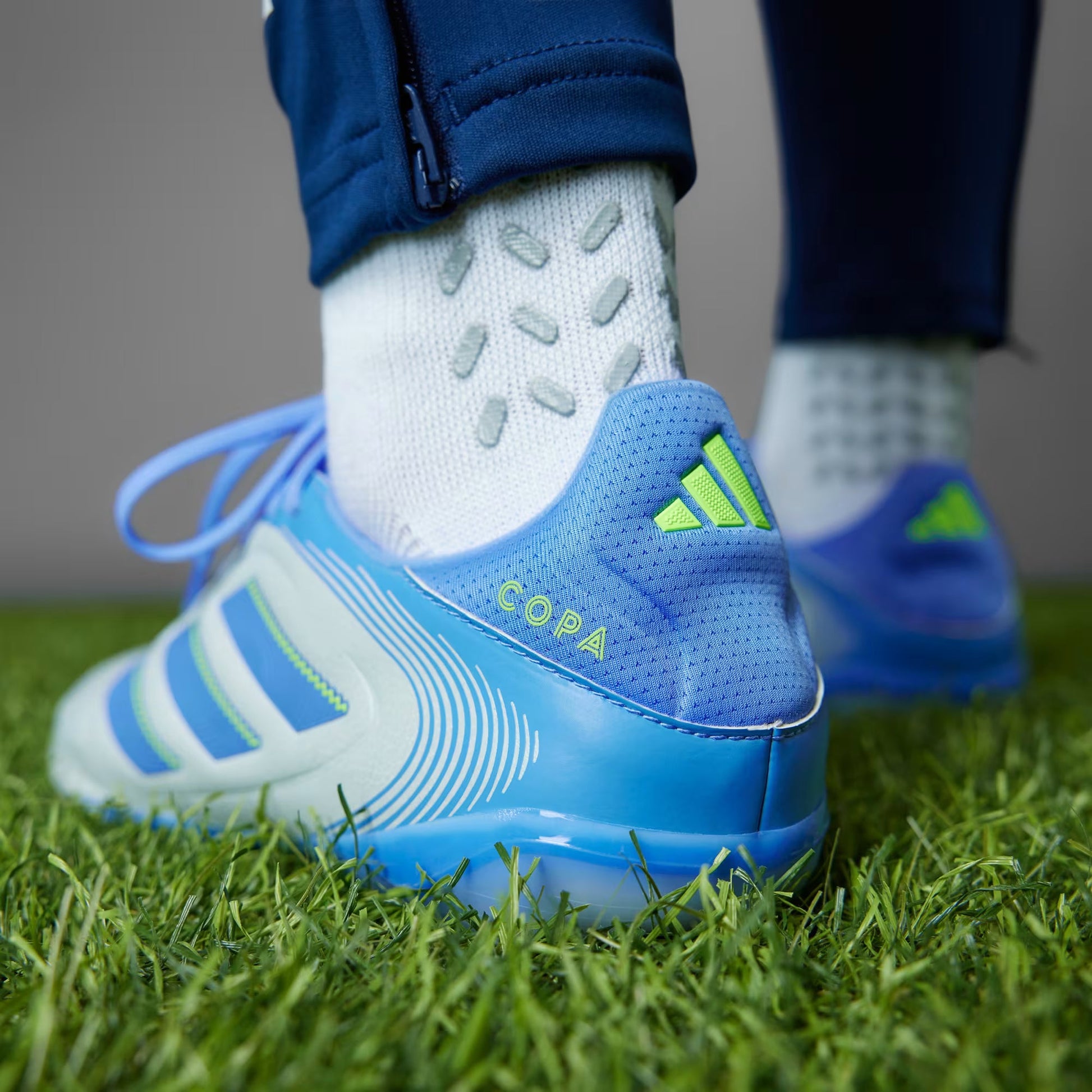 zapatos-fútbol-copa-pure-3-league-terreno-firme/multiterreno-blue-fusion