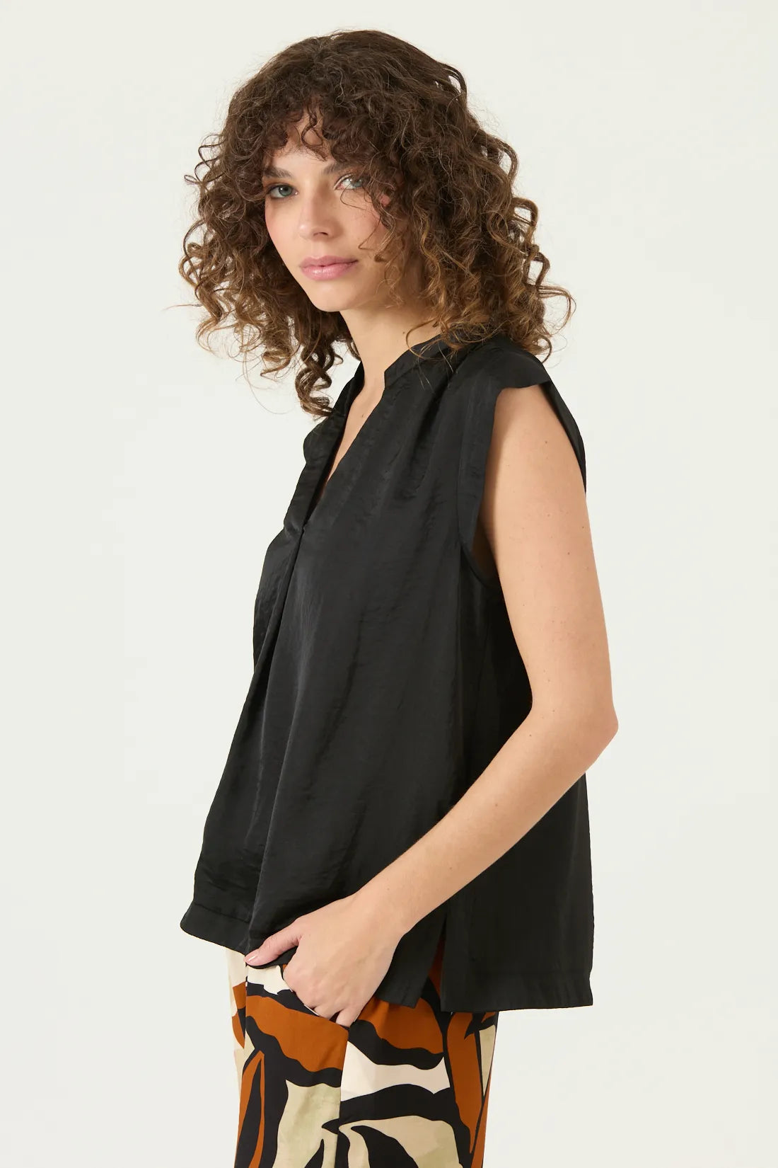 Blusa Mujer Sin Manga Escote V