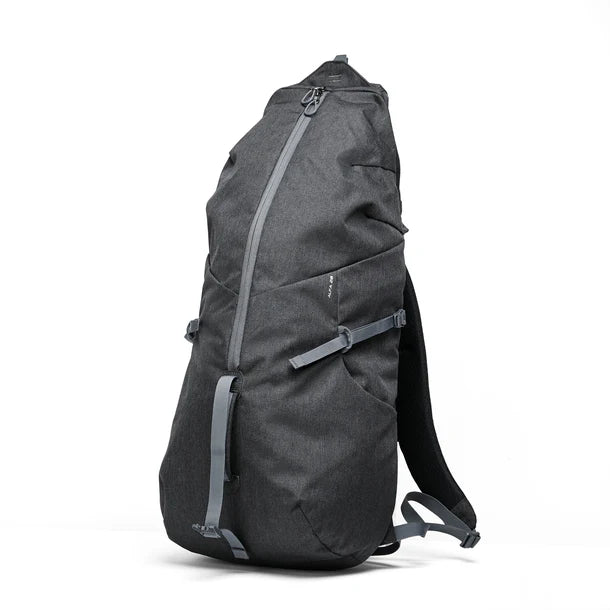 Mochila Hombre Urbana Alfa 28L Negro
