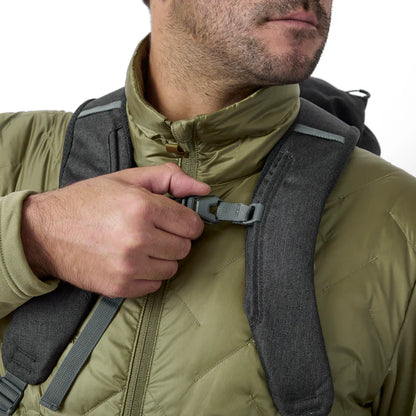 Mochila Hombre Urbana Alfa 28L Negro