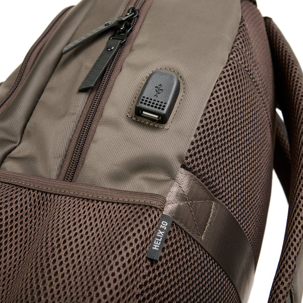 Mochila Hombre Urbana Helix 30L Cafe Oscuro