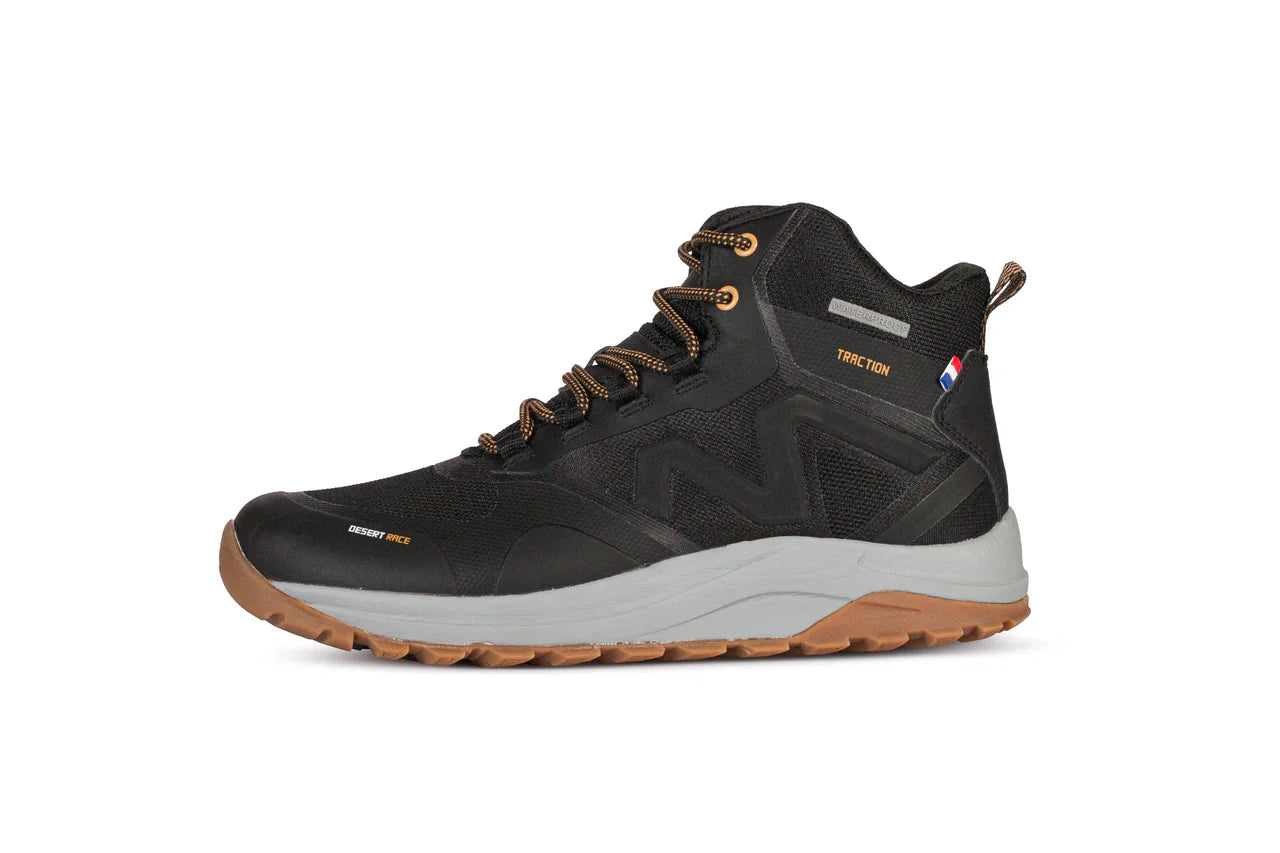 botín-hombre-outdoor-impermeable-negro-café