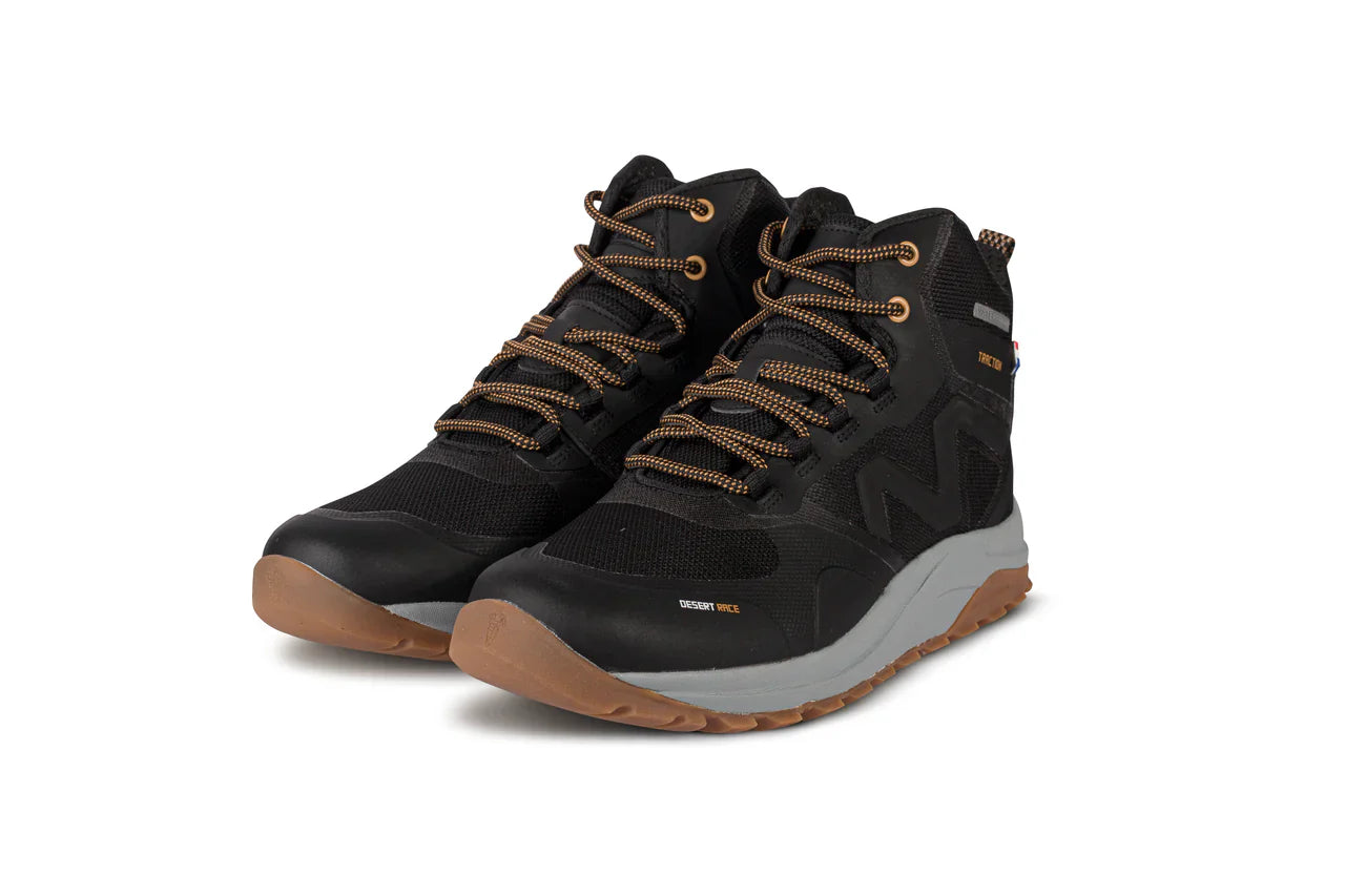 botín-hombre-outdoor-impermeable-negro-café