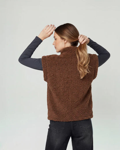 Gillet Mujer Antonia Relaxed Cuello Medio Alto Con Cierre Manga Caída Chocolate