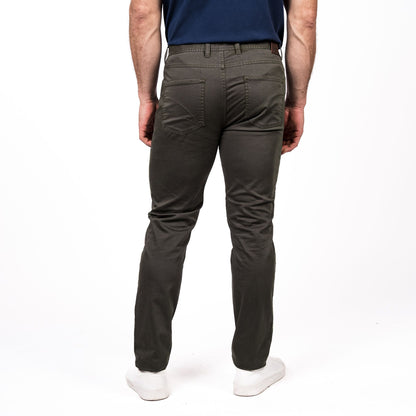 pantalón-hombre-maspeth-5-pocket-comfort-fit-verde-oscuro