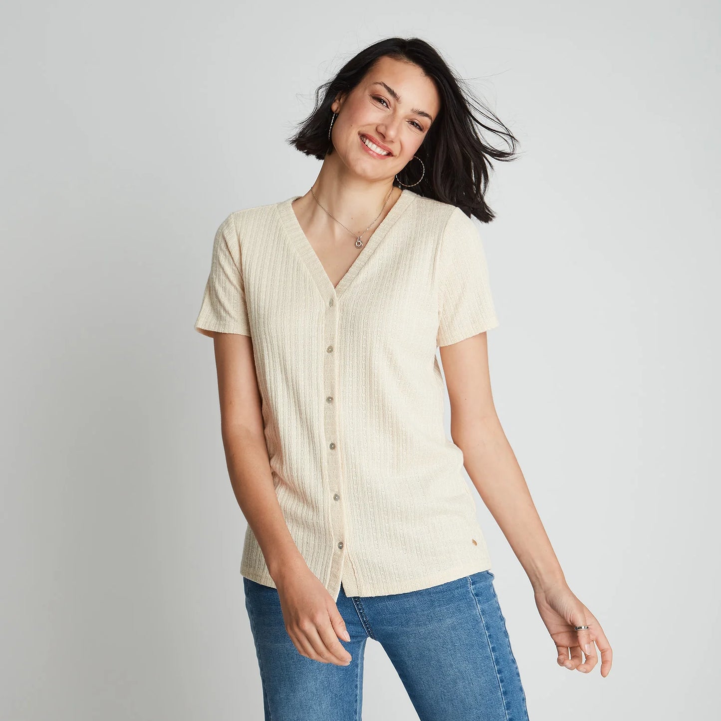 Polera Mujer Tejida Manga Corta Con Botones Cuello V Beige