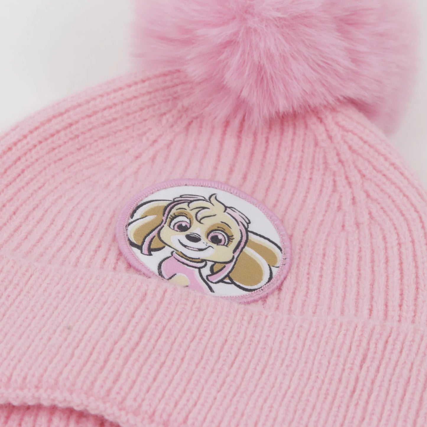 Gorro Niña con Pompón  Skye Rosado