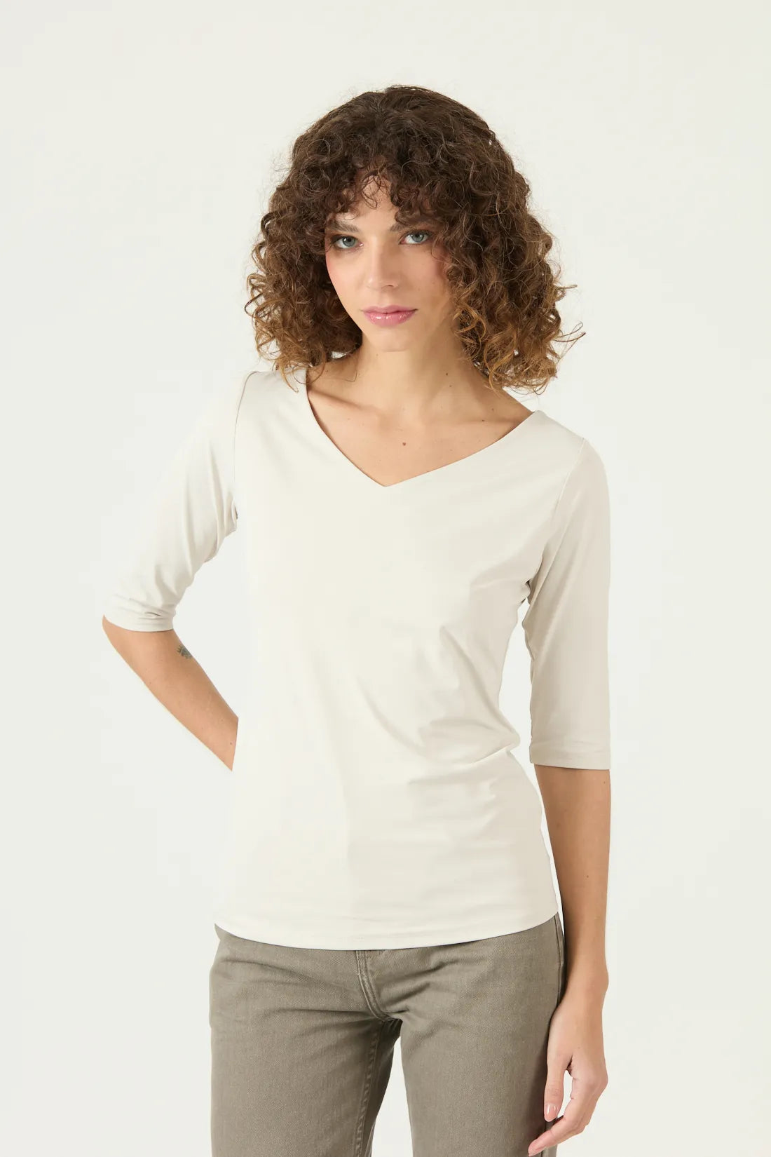 Polera Mujer Manga 3/4 Escote V Beige