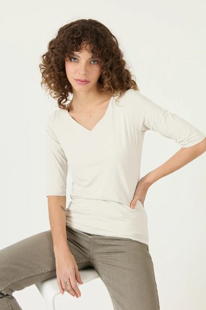 Polera Mujer Manga 3/4 Escote V Beige